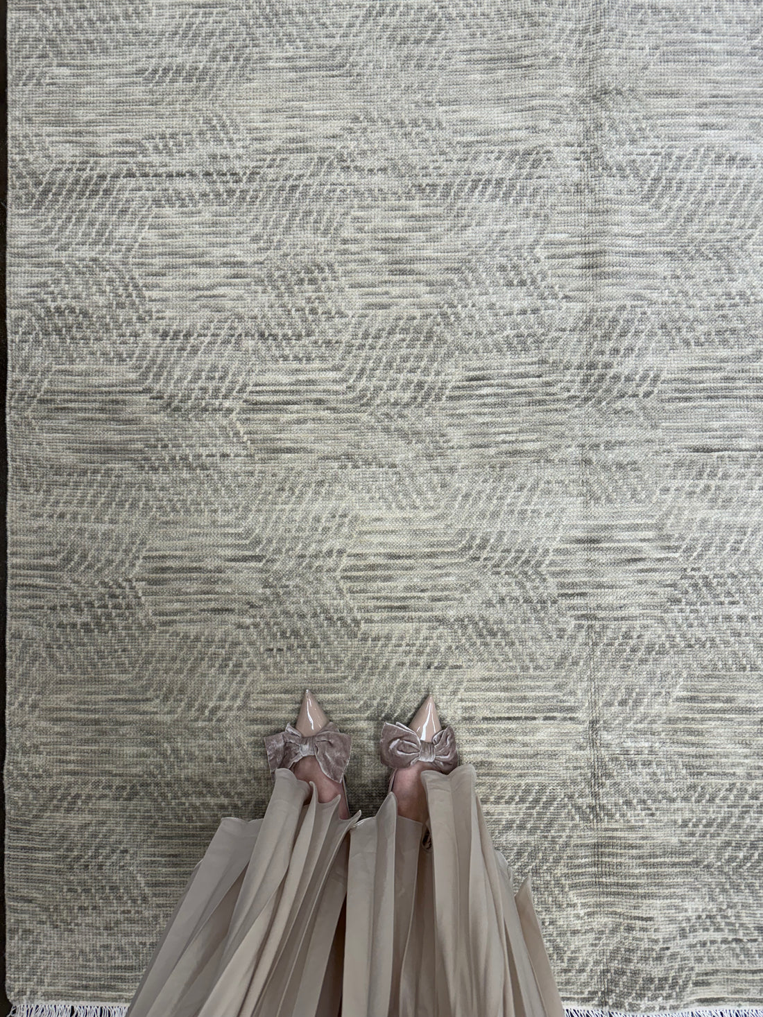 Bee’s Knees-Taupe